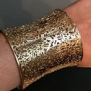 Kendra Scott cuff bracelet
